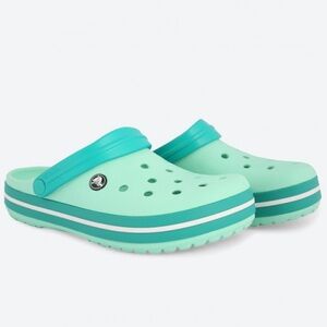 Crocs Green White Clogs Men 8, Women 10 Sandals Activewear Teen Adult Unisex Fun